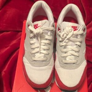 Nike White and Red Low-Top Sneakers